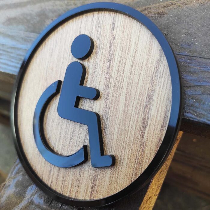 Oznaka-toalet-za-osobe-sa-invaliditetom-hrast-