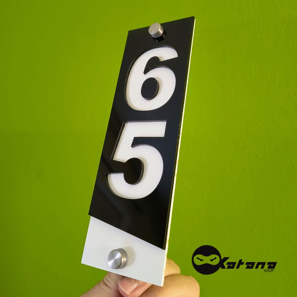 Broj za kuću od klirita uspravni Broj za kuću od klirita uspravni