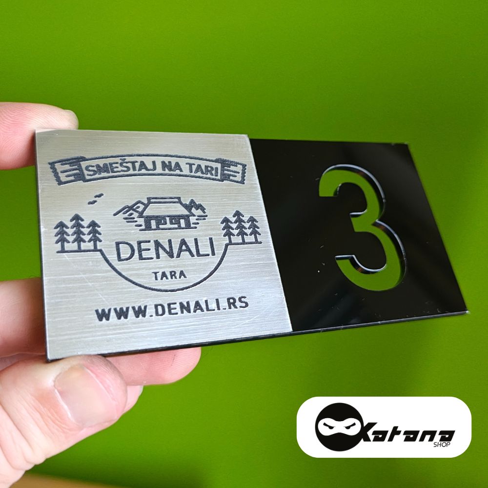 Oznaka-za-vrata-sa-logotipom-ili-tekstom-(1) Oznaka za vrata sa logotipom ili tekstom